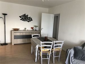 t3 à la location saisonniere -   42210  MONTROND LES BAINS, surface 65 m2 location saisonniere t3 - UBI382030855